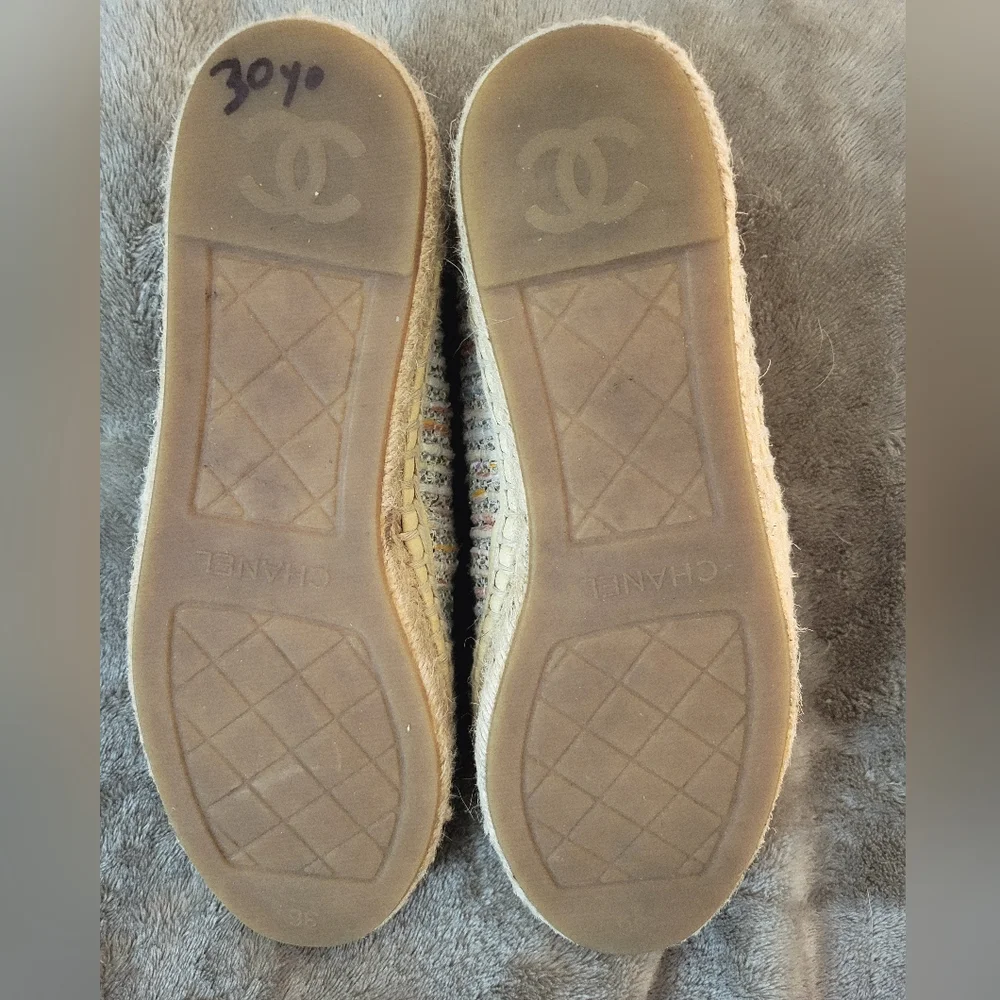 CHANEL Iridescent Tweed & Lambskin CC Espadrilles Flats Yellow Multi Size 36/ 6